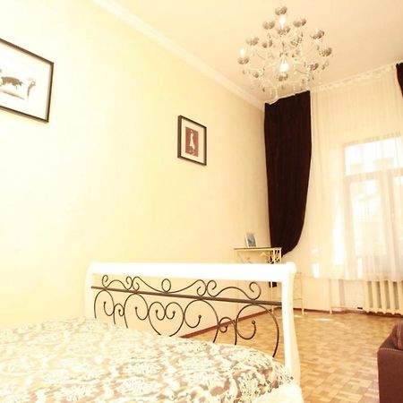 Apartmens Near Opera House Apartment Odessa Exterior photo