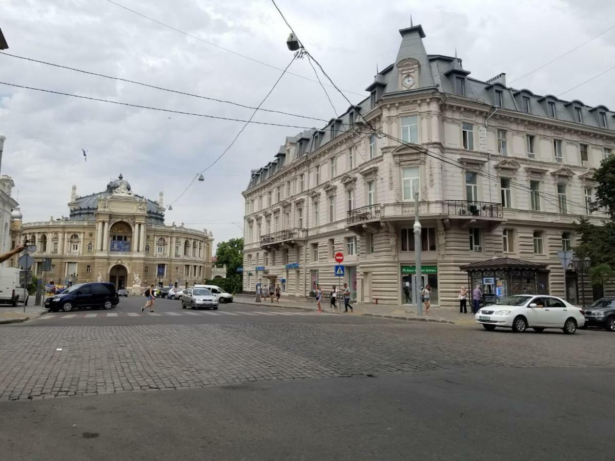 Apartmens Near Opera House Apartment Odessa Exterior photo