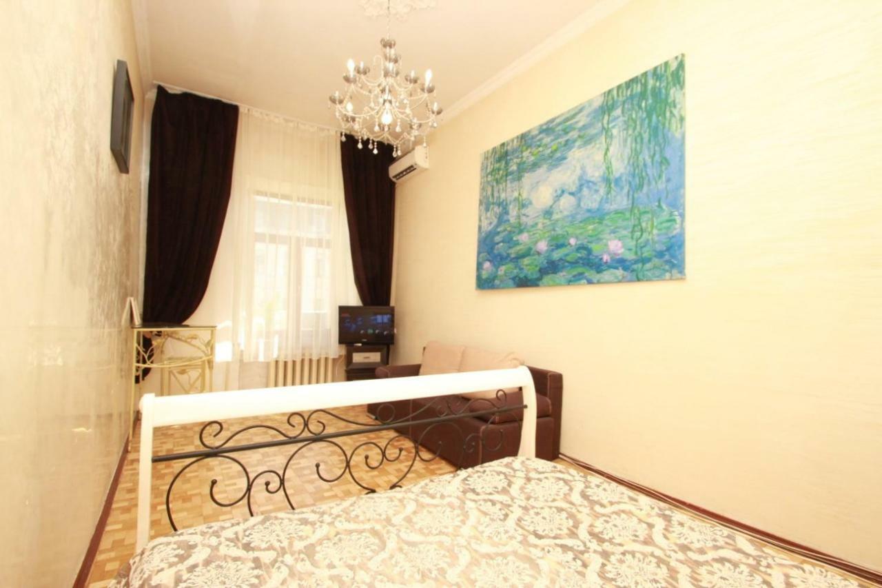 Apartmens Near Opera House Apartment Odessa Room photo